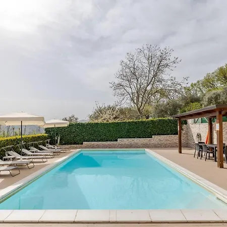 Relax - Con Piscina Lapio